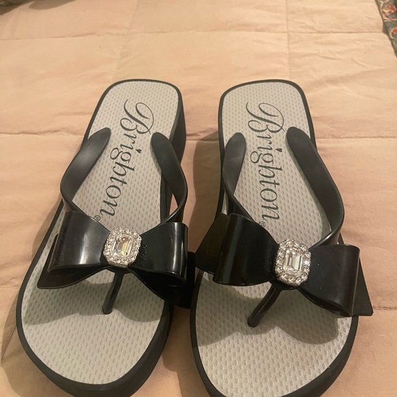 Brighton Black Bow Sandals with Rhinestone Embellishment Size 7 - Picture 1 of 4